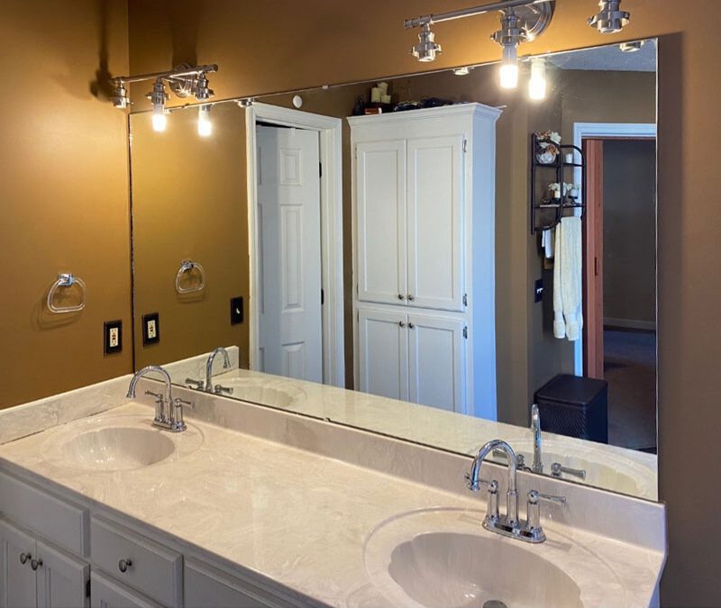 Top Signs You Need to Replace Your Bathroom Mirrors